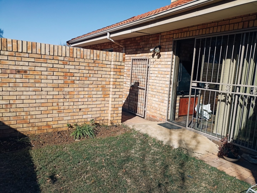 To Let 3 Bedroom Property for Rent in Potchefstroom South North West